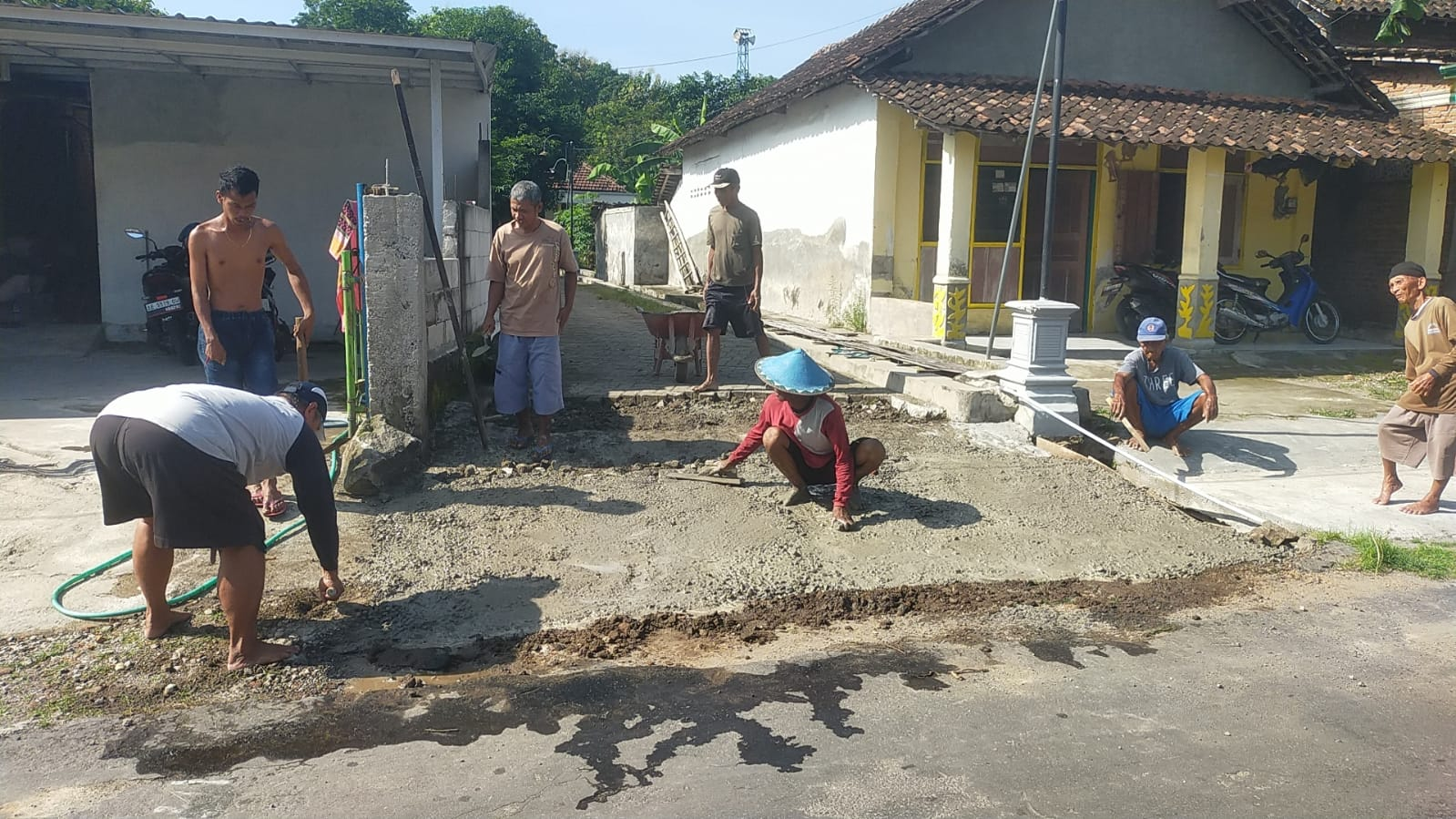 LESTARIKAN BUDAYA GOTONG-ROYONG